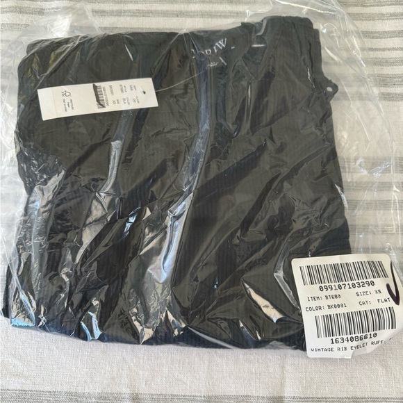 J. Crew Ruffle trim eyelet top in vintage rib shirt BT680 Black XS - Picture 5 of 5